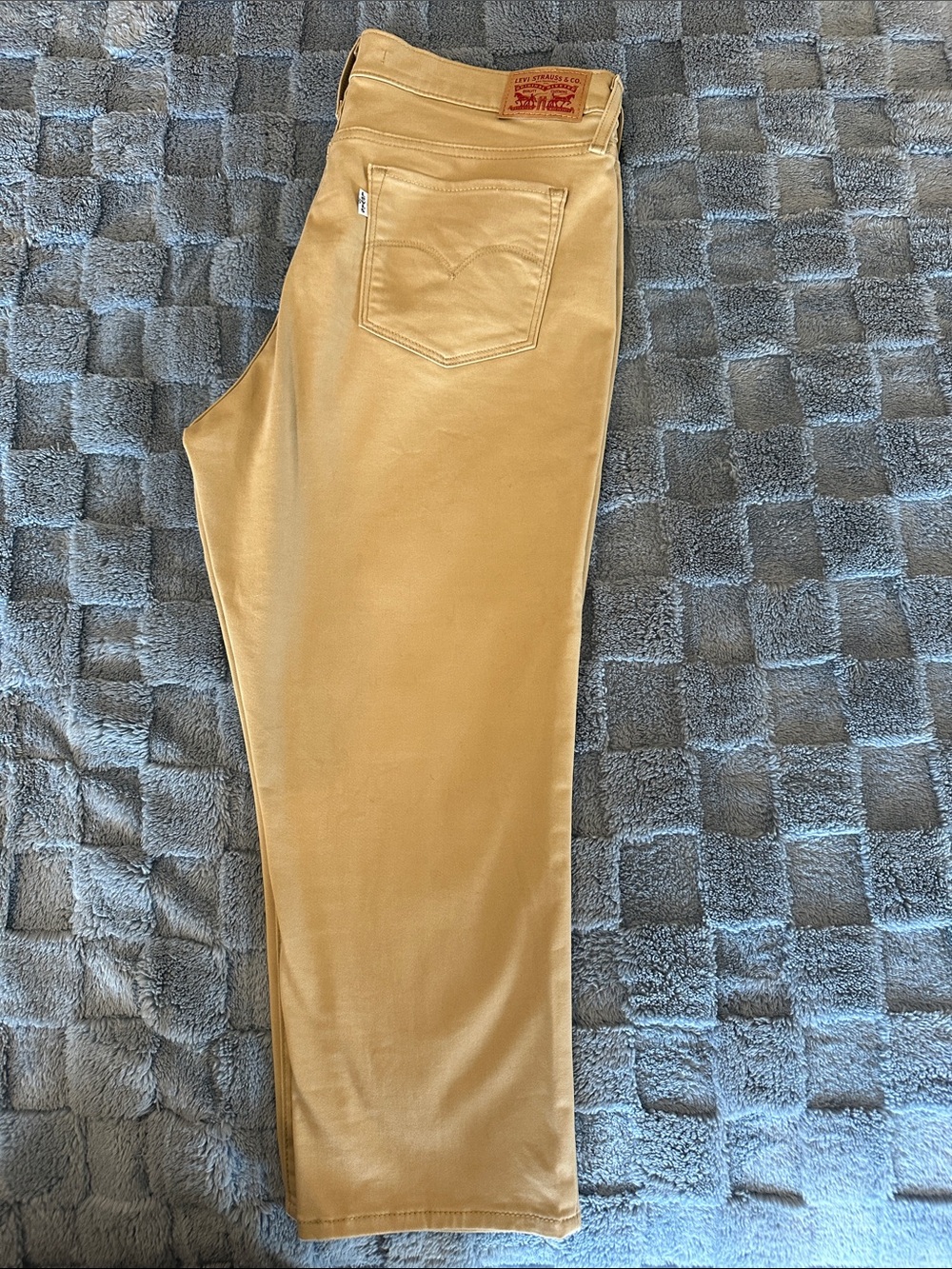 Levi's Tan Straight-Leg Capri